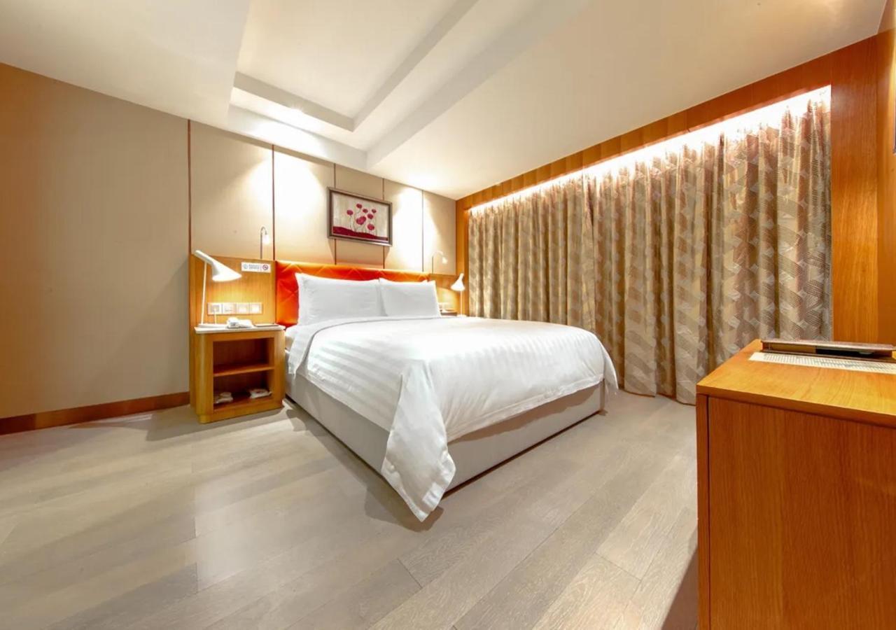 Royal Dragon Hotel มาเก๊า ภายนอก รูปภาพ